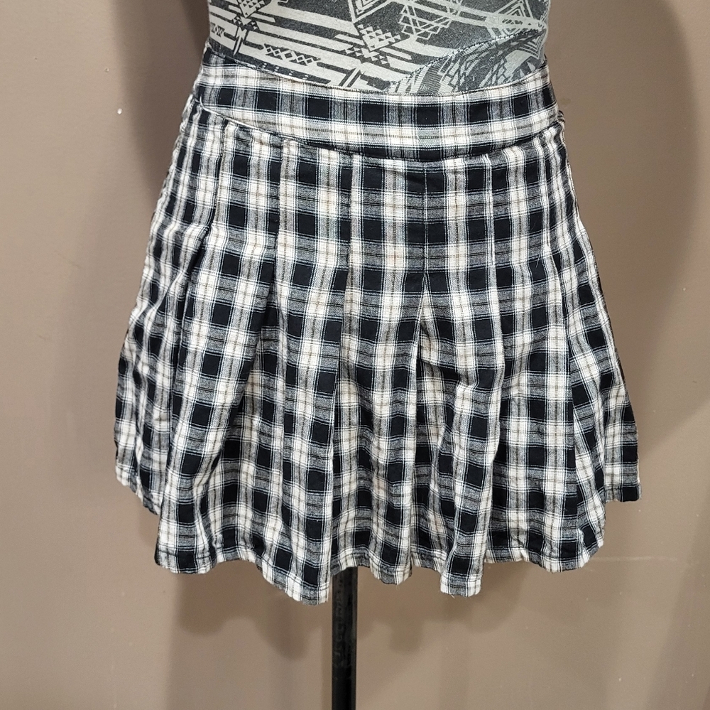 Le Lis White & Black Plaid Pleated High Rise Skirt Skort Short Sz S